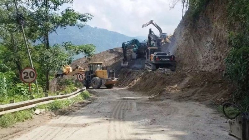 कृष्णभीरको सडक भदौ भित्रै संचालनमा ल्याइने, १० मेसिन परिचालन