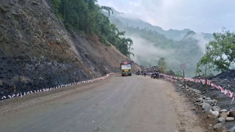१७ दिनपछि खुल्यो कृष्णभीरको सडक, दुईतर्फी सवारी गुड्ने