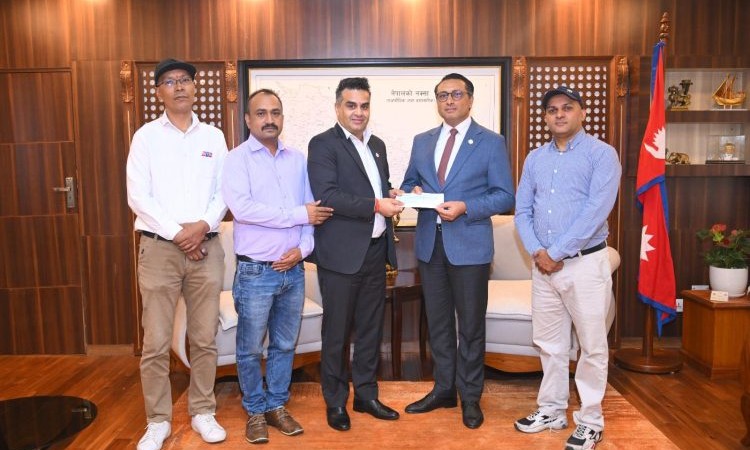 भोटेकोसी बाढीपीडितलाई एसटीसी ग्रुपको ५० लाख सहयोग_img