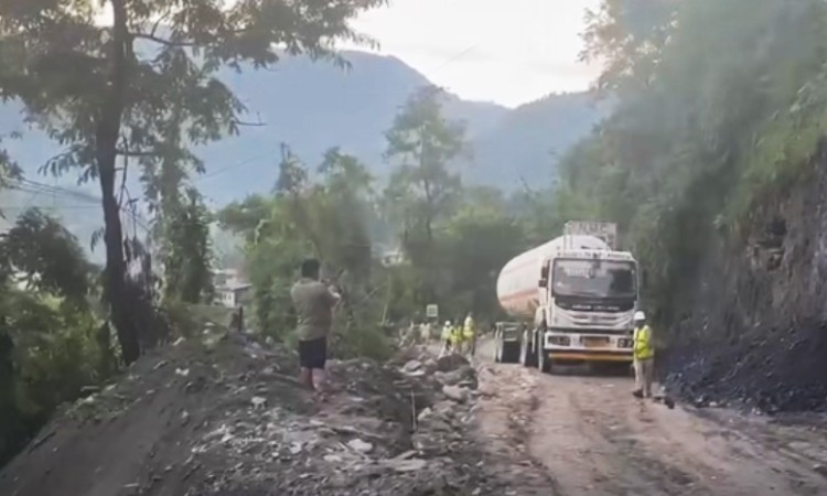कृष्णभीरको नयाँ ट्रयाकबाट चले सवारी साधन_img