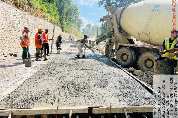 अबदेखि बिटुमिन कालोपत्रको सट्टा कंक्रिट सडक निर्माण गर्नुपर्ने_img
