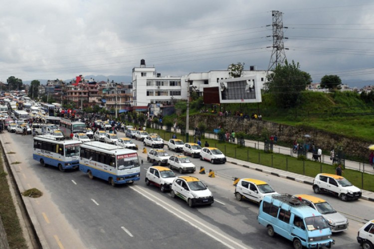 बागमती प्रदेशले बढायो सवारी भाडा, उपत्यकाकाे २६% बढ्यो (सूचीसहित)_img