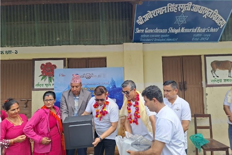 मेरोअटोद्धारा शैक्षिक र उद्धार सामग्री प्रदान_img