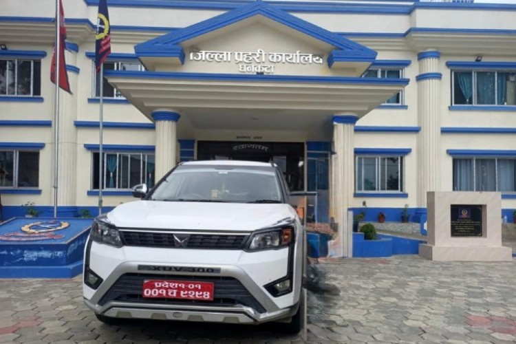 भारतीय गाडीमा नेपाली नम्बर प्लेट राखेर चलाउने चालक पक्राउ_img