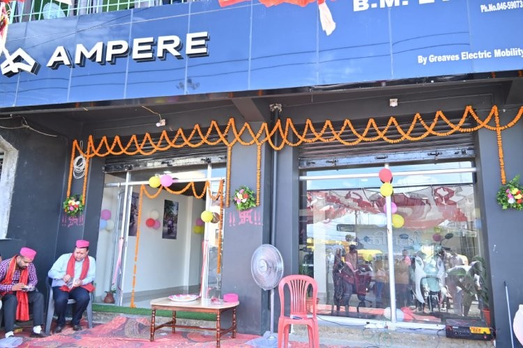 मलंगवामा खुल्यो एम्पियरको नयाँ शोरुम_img