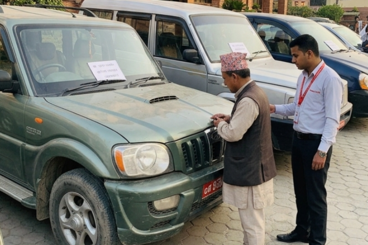 एकैपटक २४ कार लिलामी गर्दै प्रभु बैंक_img