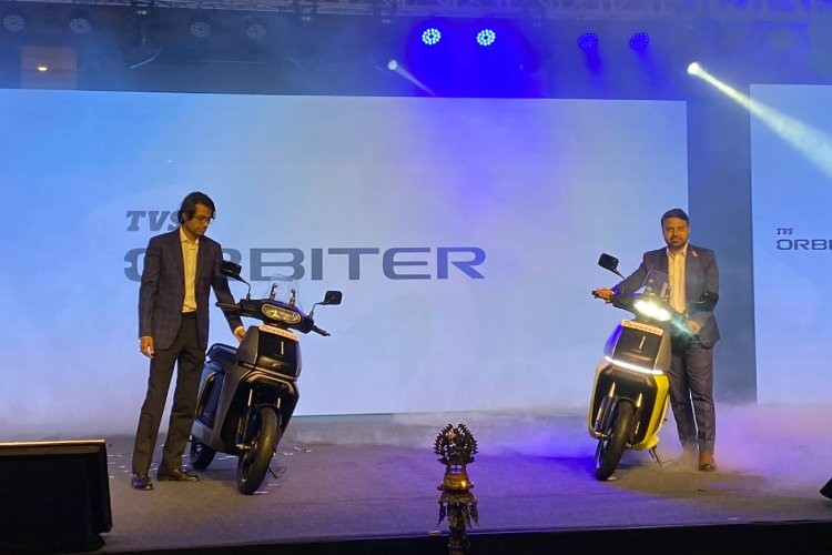 आकर्षक मूल्यमा आयो टीभीएसको नयाँ इलेक्ट्रीक स्कुटर अर्बिटर, रेन्ज पनि राम्रो_img