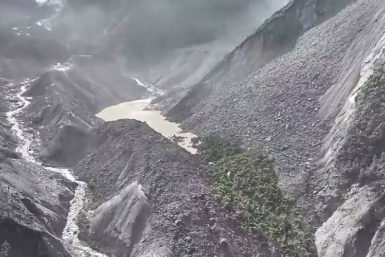 चीनले भन्यो-‘ठूलो ताल बनेको छ, फुट्ने जोखिम छ’_img