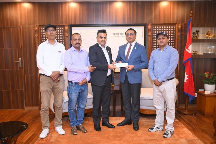 भोटेकोसी बाढीपीडितलाई एसटीसी ग्रुपको ५० लाख सहयोग_img